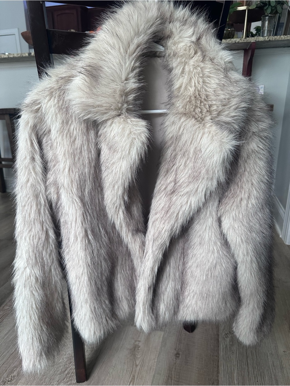 Vintage Luxury Faux Fur Women’s Jacket in Light Taupe